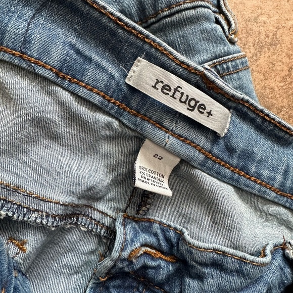 Charlotte Russe Refuge+ Skinny Jeans - Picture 1 of 2